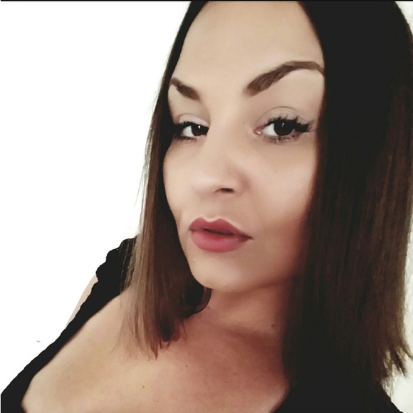 Meet your Posher - Picture 3 of 11